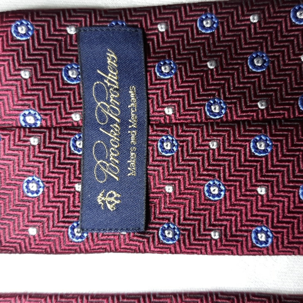 Brooks Brothers red, white and blue dots silk tie